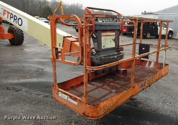 image for item DH8439 2007 JLG 800S boom lift