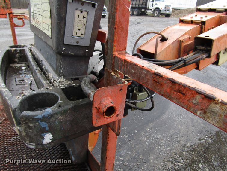 image for item DH8439 2007 JLG 800S boom lift