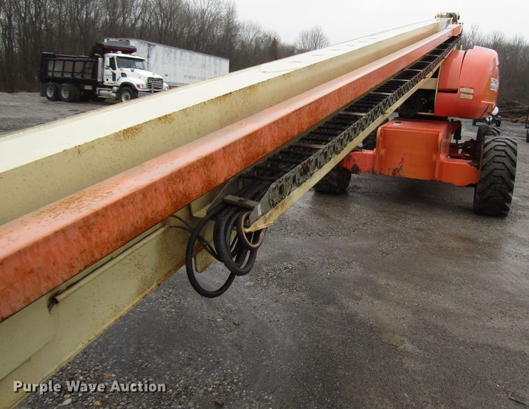 image for item DH8439 2007 JLG 800S boom lift