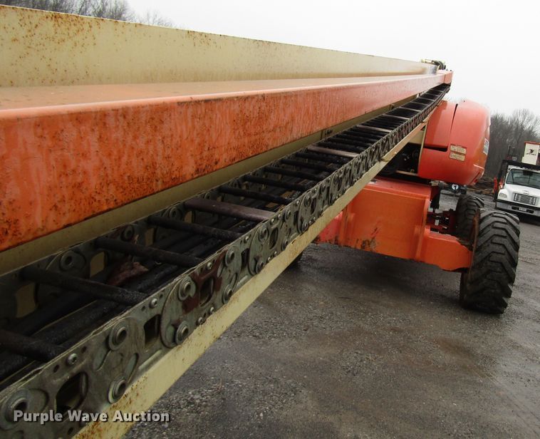 image for item DH8439 2007 JLG 800S boom lift