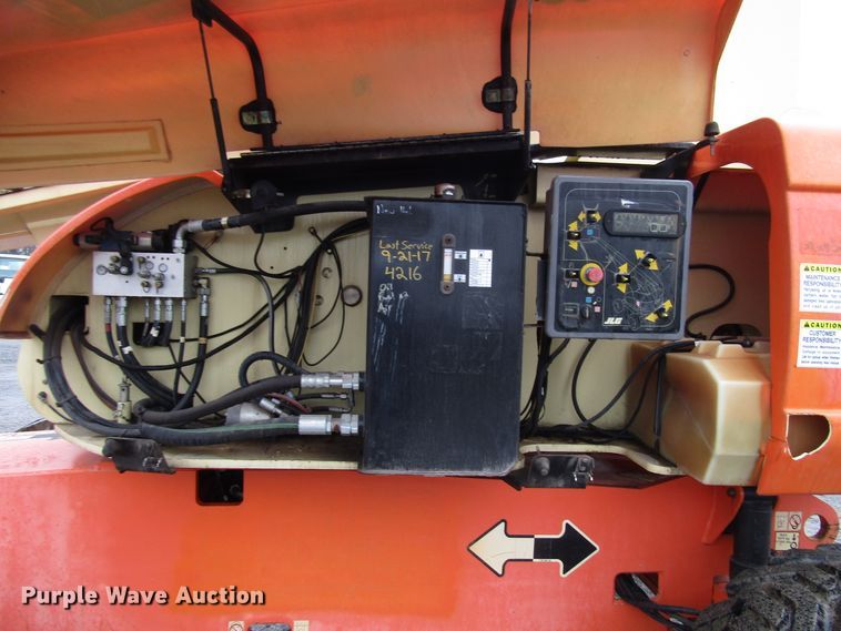 image for item DH8439 2007 JLG 800S boom lift