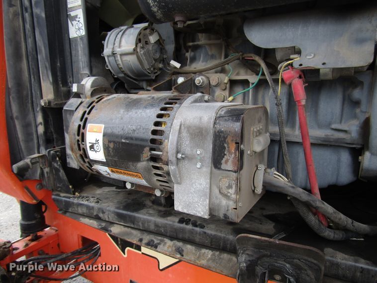 image for item DH8439 2007 JLG 800S boom lift