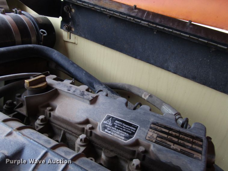 image for item DH8439 2007 JLG 800S boom lift