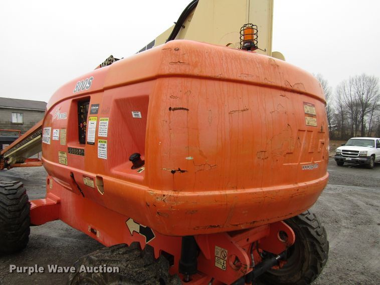 image for item DH8439 2007 JLG 800S boom lift