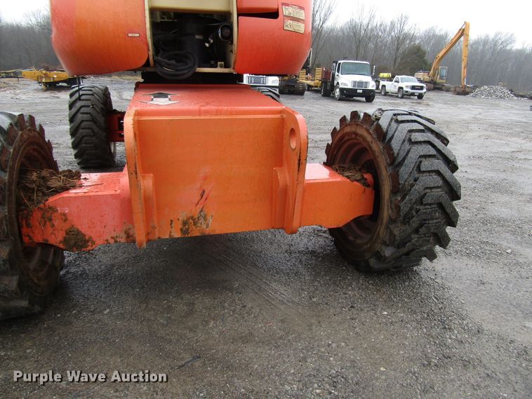 image for item DH8439 2007 JLG 800S boom lift