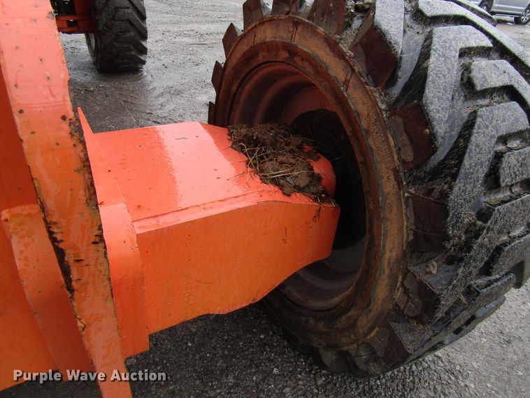 image for item DH8439 2007 JLG 800S boom lift