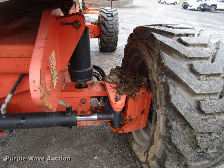 image for item DH8439 2007 JLG 800S boom lift