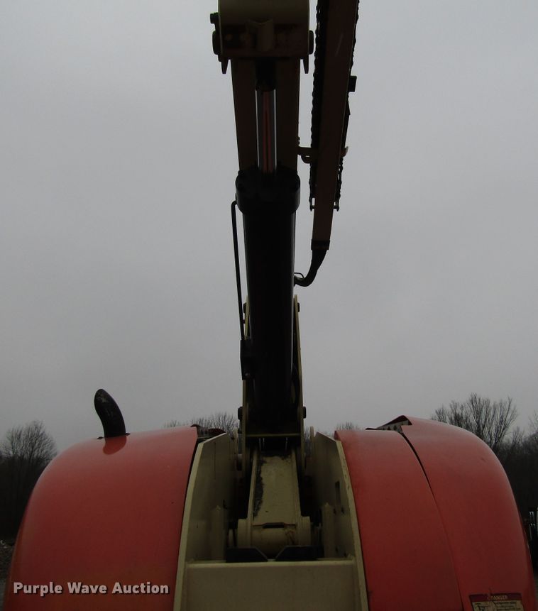 image for item DH8439 2007 JLG 800S boom lift