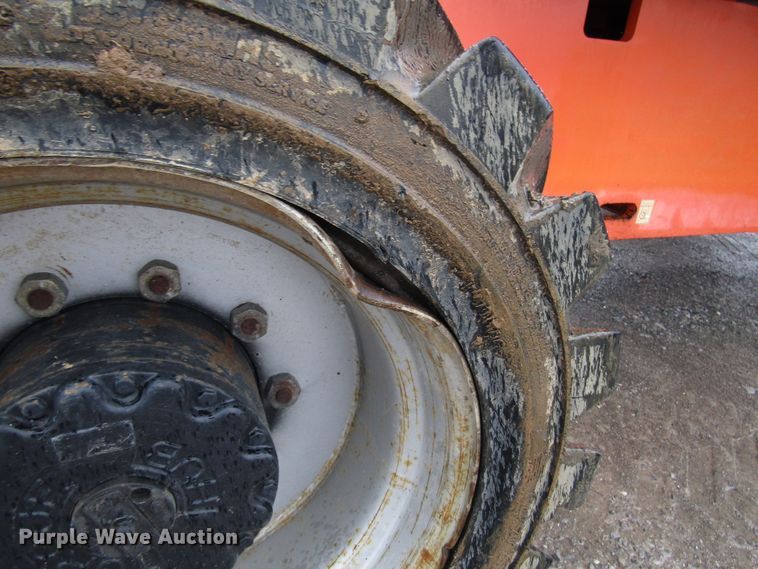 image for item DH8439 2007 JLG 800S boom lift