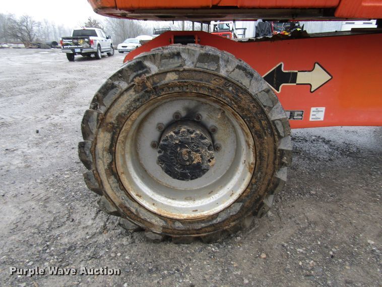 image for item DH8439 2007 JLG 800S boom lift