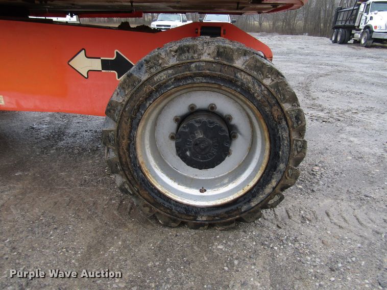 image for item DH8439 2007 JLG 800S boom lift