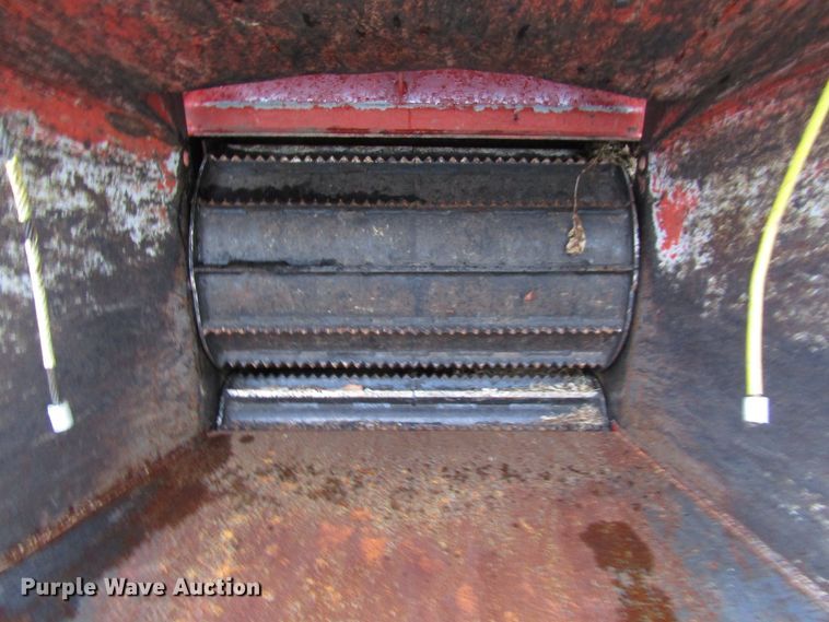 image for item DH8440 2006 Morbark Hurricane 18 wood chipper