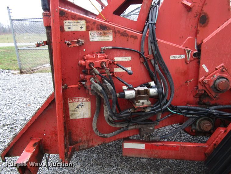 image for item DH8440 2006 Morbark Hurricane 18 wood chipper