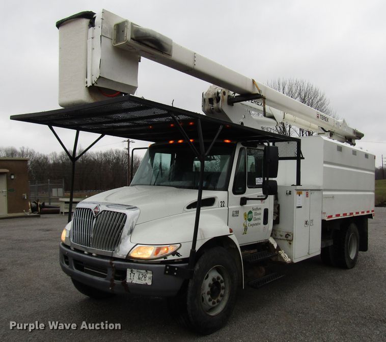 image for item DH8441 2008 International 4300 forestry bucket truck
