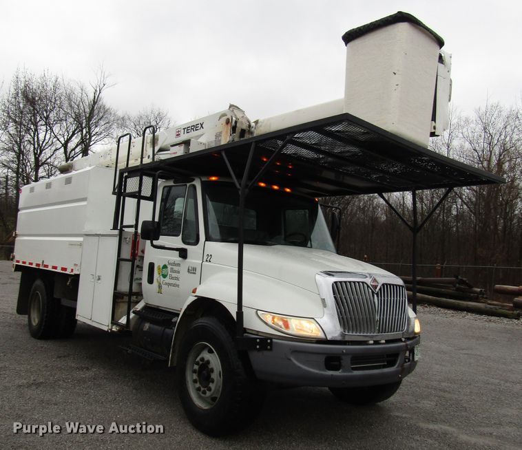 image for item DH8441 2008 International 4300 forestry bucket truck