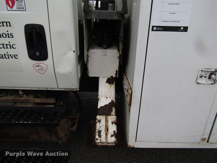 image for item DH8441 2008 International 4300 forestry bucket truck