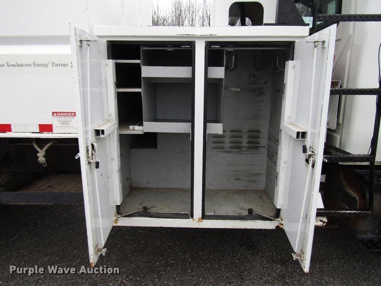 image for item DH8441 2008 International 4300 forestry bucket truck