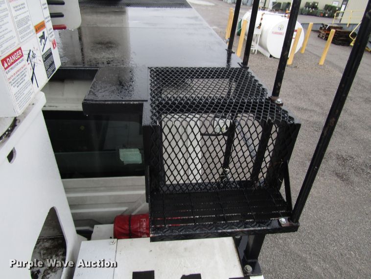 image for item DH8441 2008 International 4300 forestry bucket truck