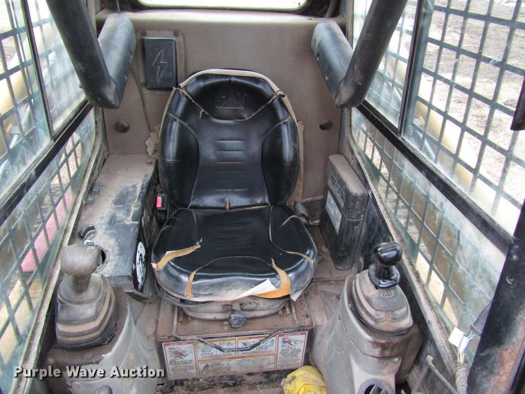 image for item DH8457 2003 Caterpillar 287 skid steer