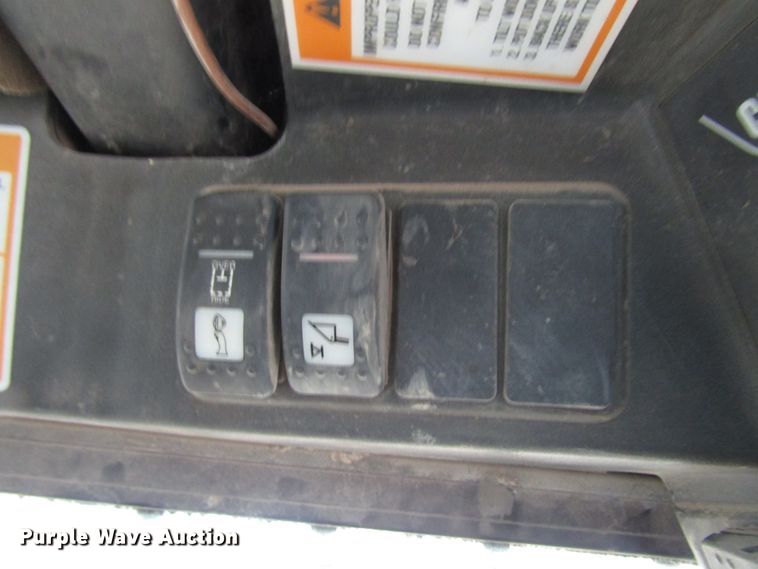 image for item DH8457 2003 Caterpillar 287 skid steer