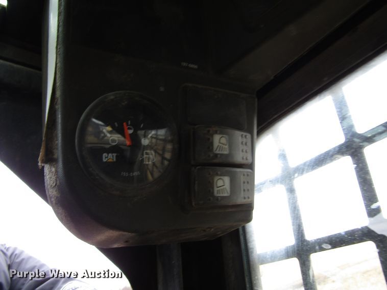 image for item DH8457 2003 Caterpillar 287 skid steer