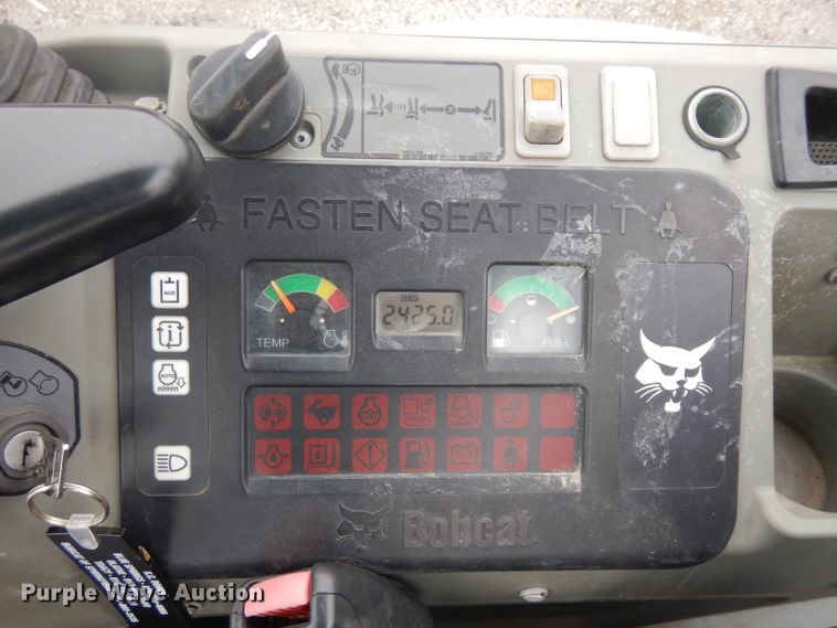 image for item ER9849 Bobcat E26 mini excavator