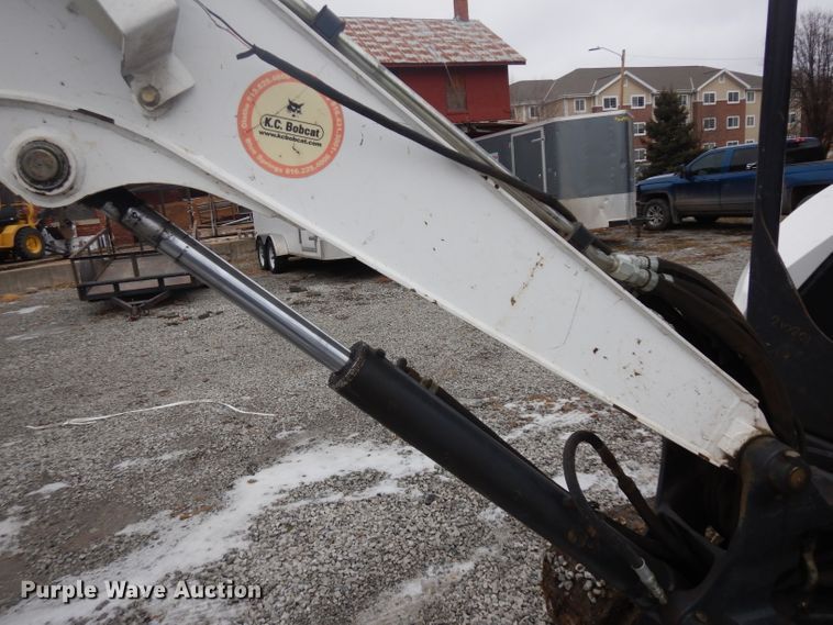 image for item ER9849 Bobcat E26 mini excavator