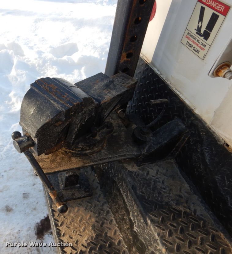 image for item FU9064 2009 Chevrolet C5500 service truck