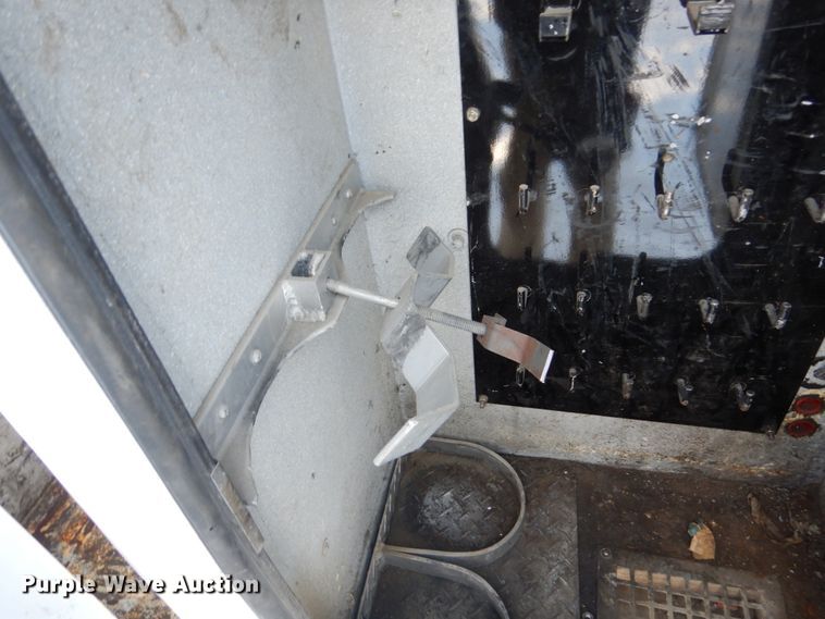 image for item FU9064 2009 Chevrolet C5500 service truck