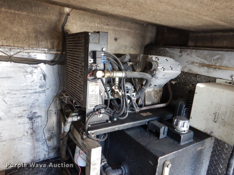 image for item FU9064 2009 Chevrolet C5500 service truck