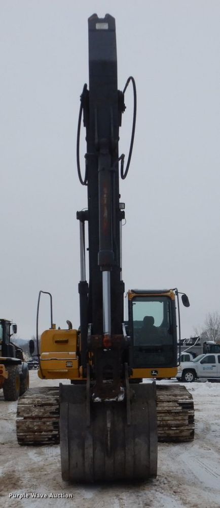 image for item FU9143 2007 John Deere 350D LC excavator