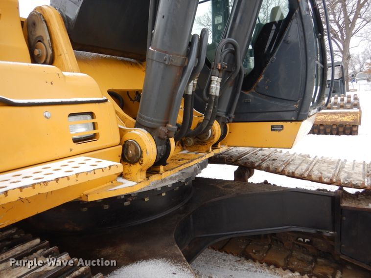 image for item FU9143 2007 John Deere 350D LC excavator