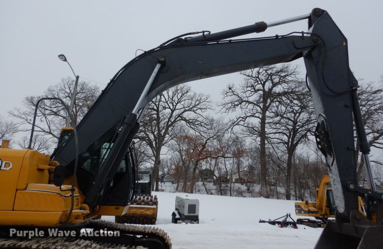 image for item FU9143 2007 John Deere 350D LC excavator