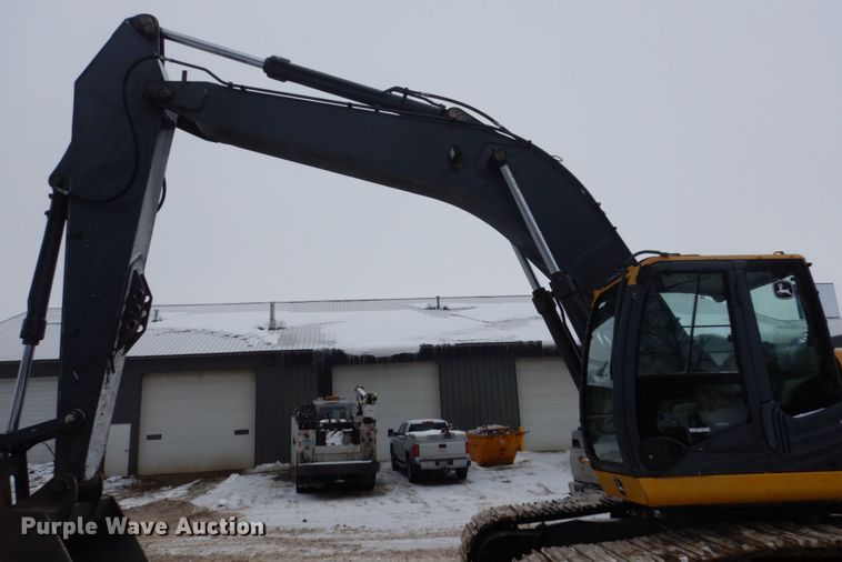 image for item FU9143 2007 John Deere 350D LC excavator
