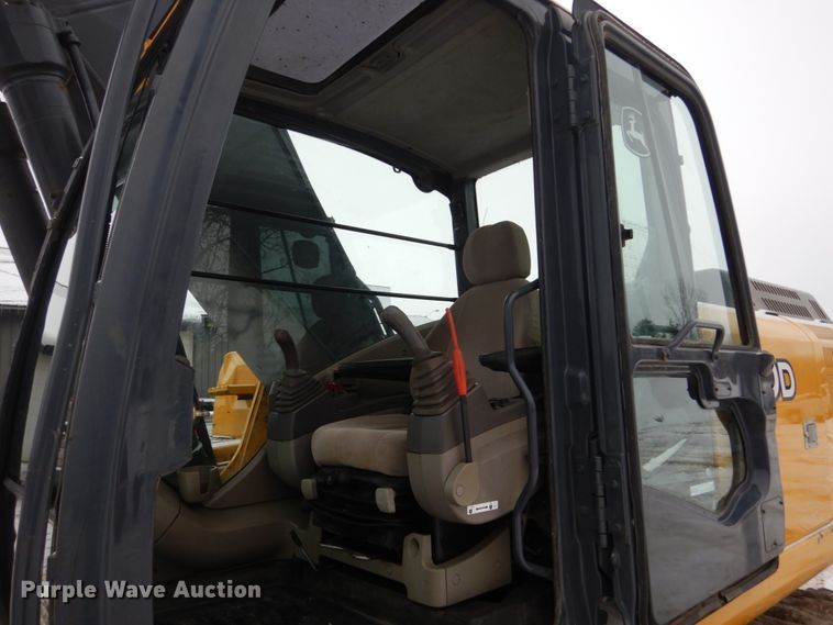 image for item FU9143 2007 John Deere 350D LC excavator