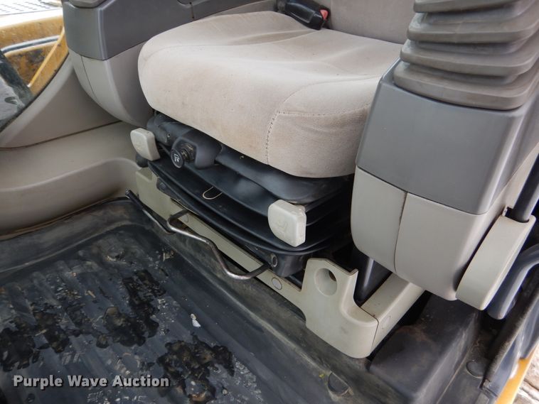 image for item FU9143 2007 John Deere 350D LC excavator