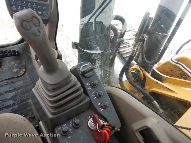 image for item FU9143 2007 John Deere 350D LC excavator