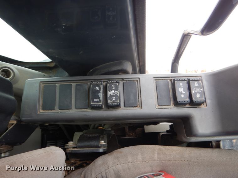 image for item FU9143 2007 John Deere 350D LC excavator