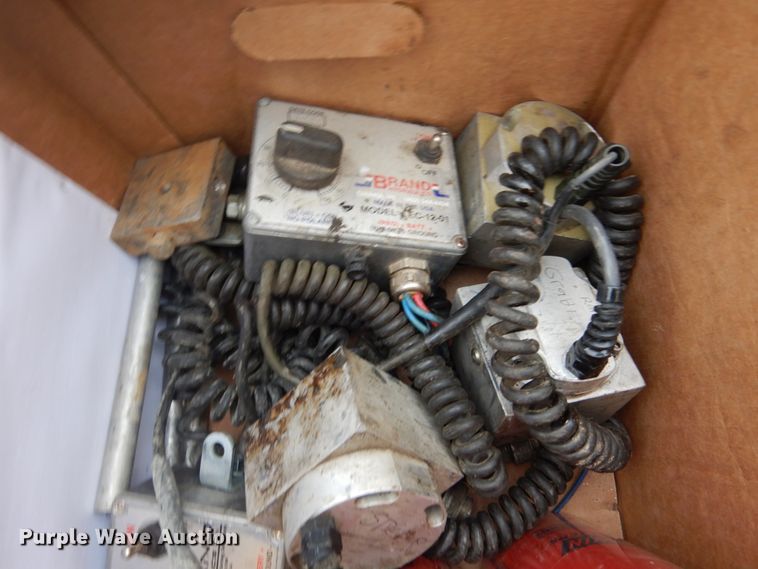 image for item FU9146 Puckett SF890 curb machine