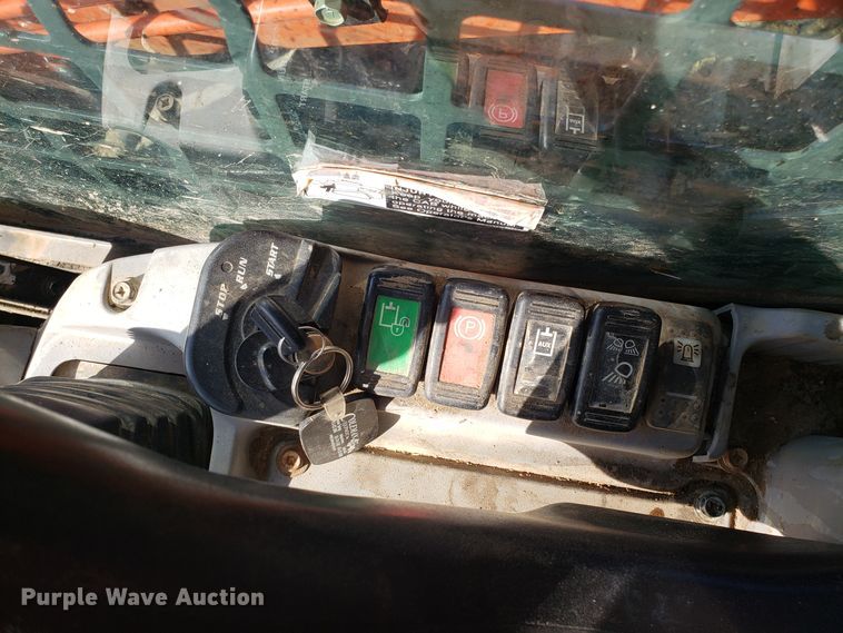 image for item GA9476 Kubota SVL75-2 skid steer