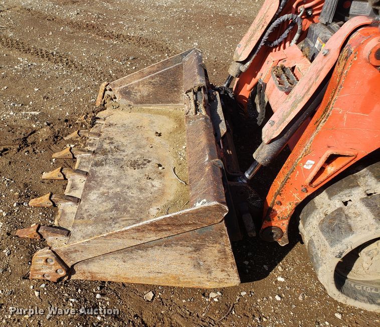 image for item GA9476 Kubota SVL75-2 skid steer