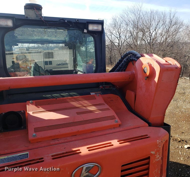 image for item GA9476 Kubota SVL75-2 skid steer