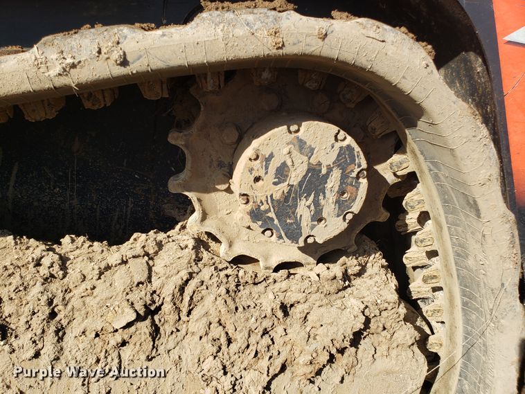 image for item GA9476 Kubota SVL75-2 skid steer