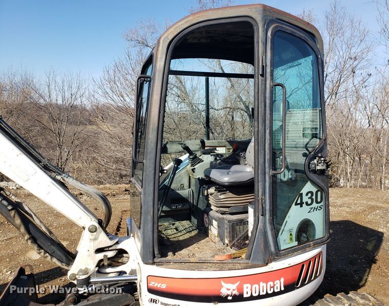 image for item GA9477 2003 Bobcat 430 ZHS mini excavator