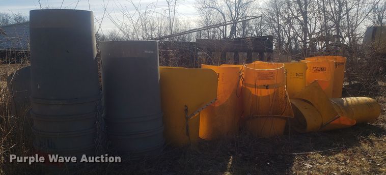 image for item GA9479 (33) trash chutes