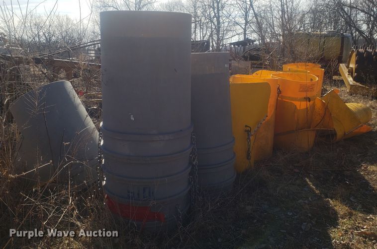 image for item GA9479 (33) trash chutes