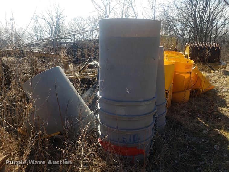 image for item GA9479 (33) trash chutes