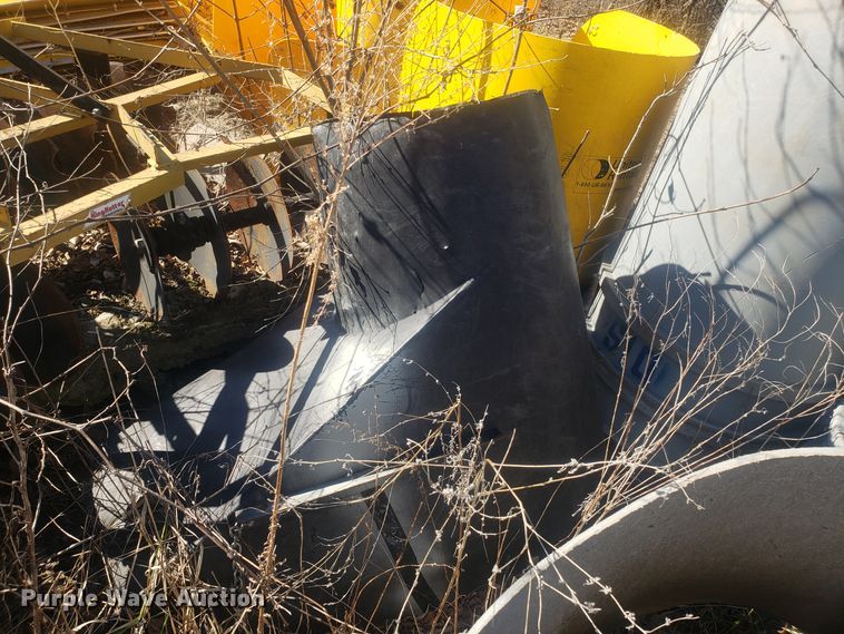 image for item GA9479 (33) trash chutes