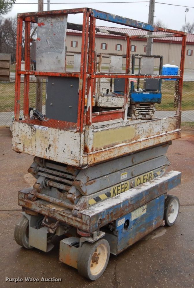 image for item GB9750 1996 Skyjack M3219 scissor lift
