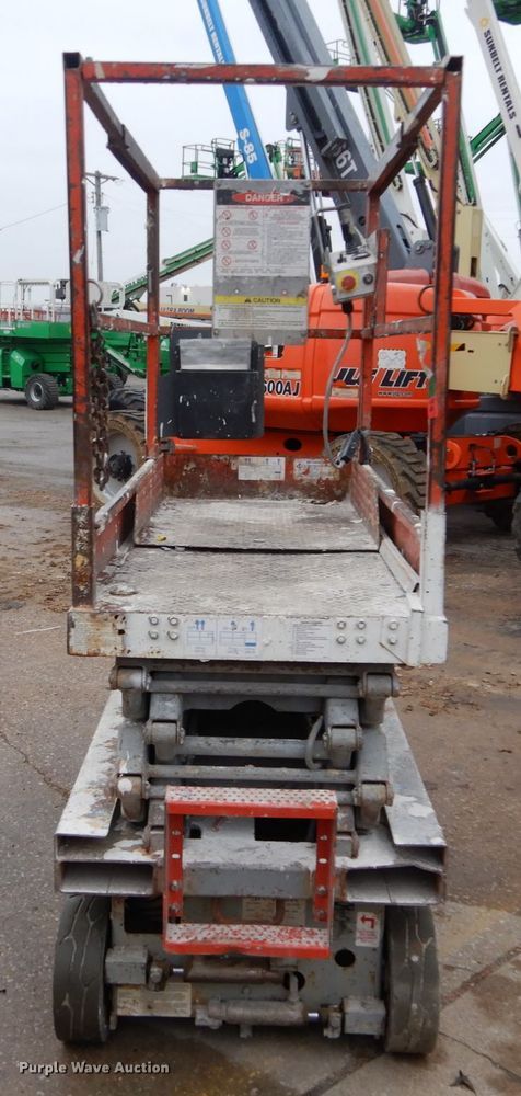 image for item GB9750 1996 Skyjack M3219 scissor lift